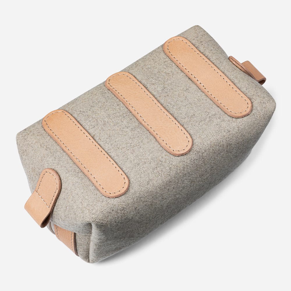 Italian Wool Dopp Kit in Nude